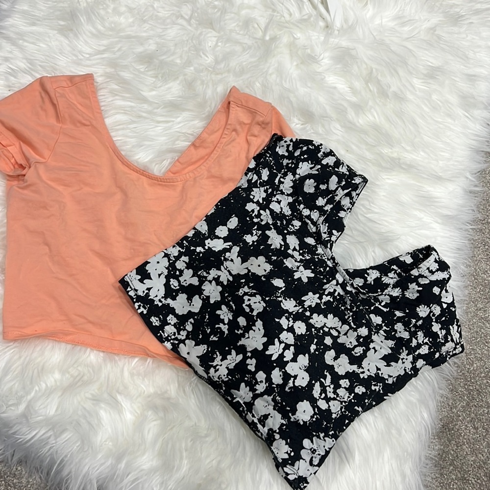 2 crop tops in size small